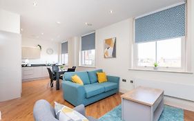 Pass The Keys Hunter House - Spacious & Modern Duplex With Private Parking